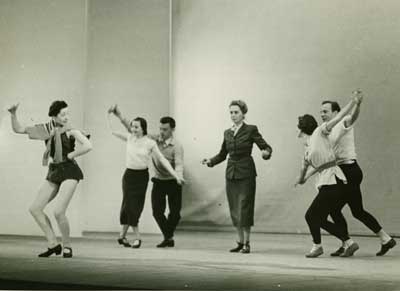 Ninette de Valois rehearses 'A Wedding Bouquet'